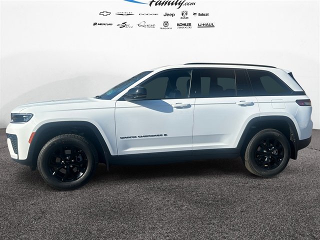New 2026 Jeep Grand Cherokee Altitude image 2