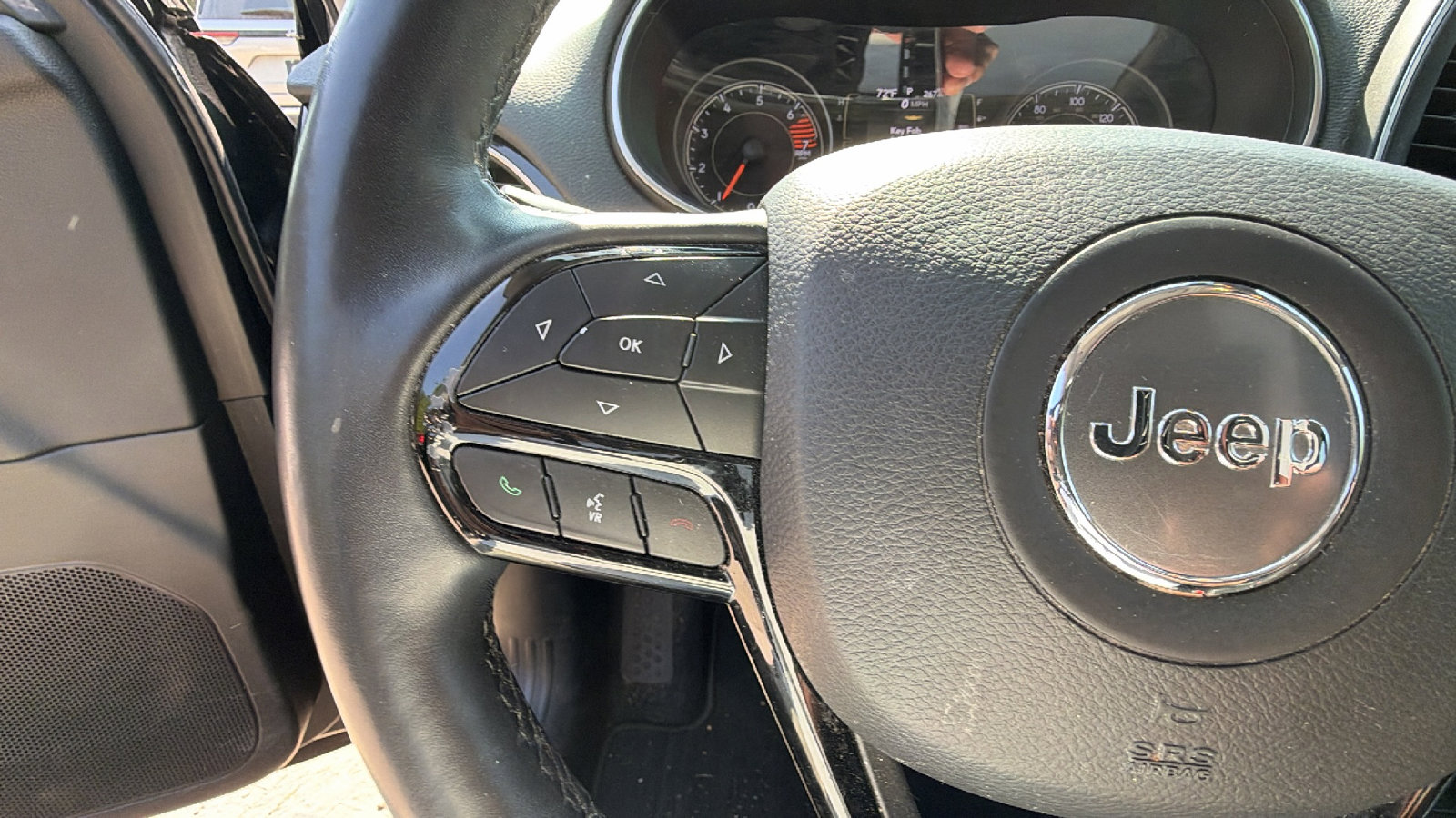 Used 2021 Jeep Cherokee Latitude Plus FWD image 26