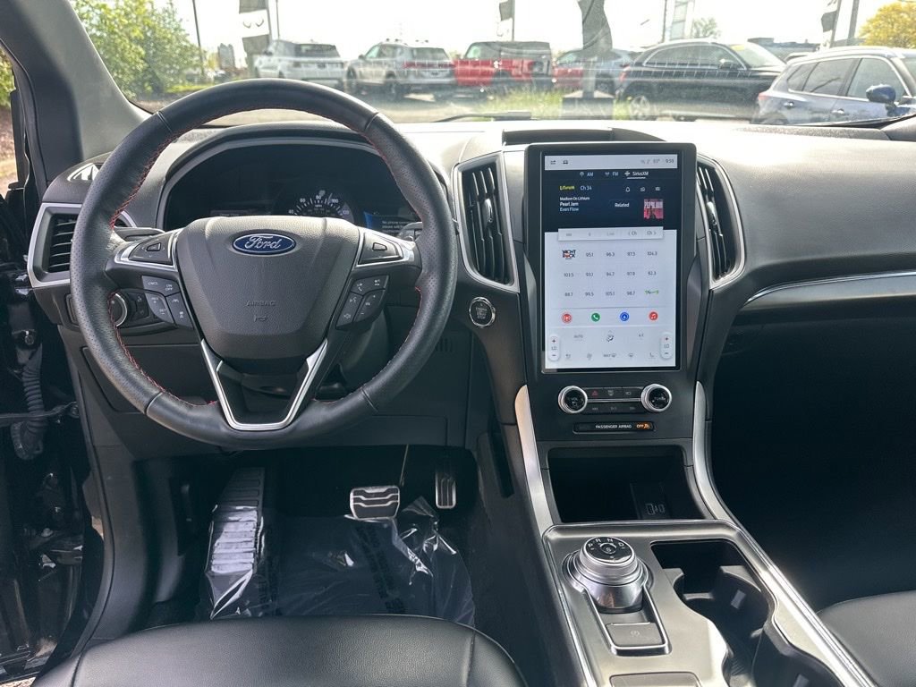 Used 2023 Ford Edge ST-Line w/ Class II Trailer Tow Package AWD/4WD image 43