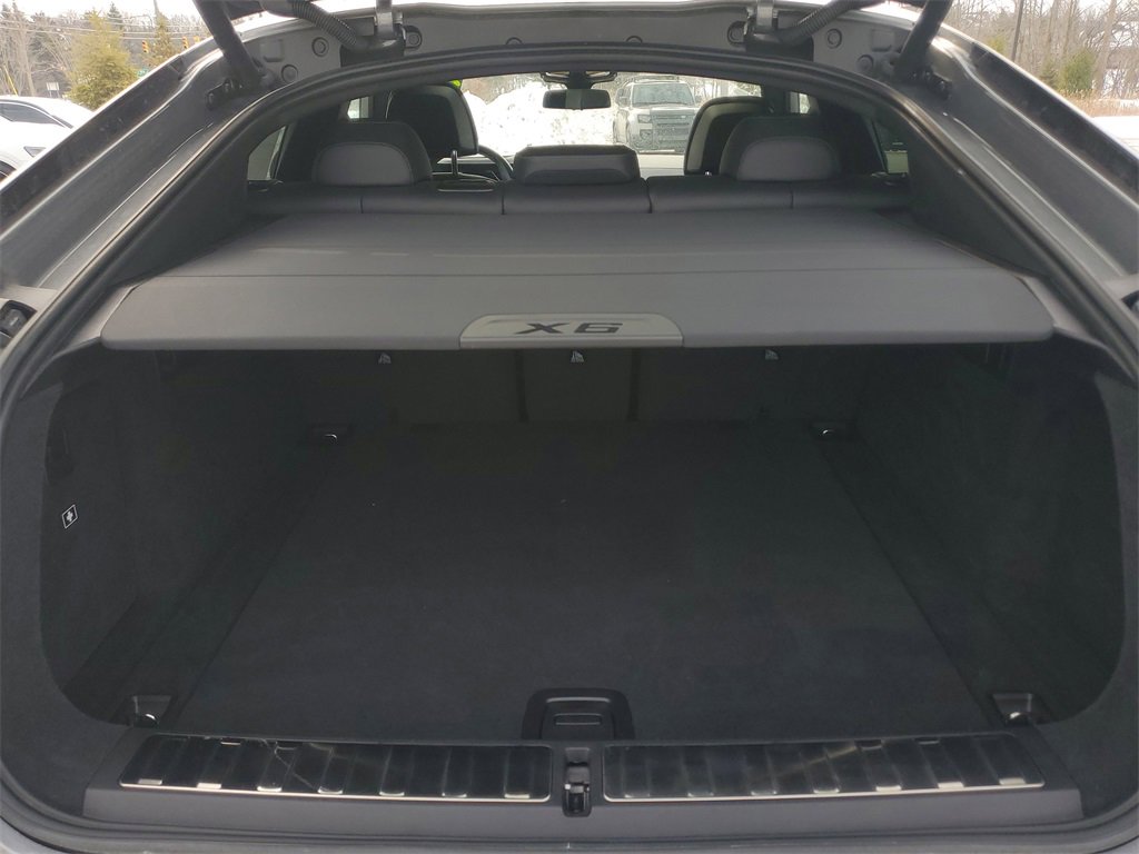 Used 2024 BMW X6 xDrive40i w/ Premium Package image 30