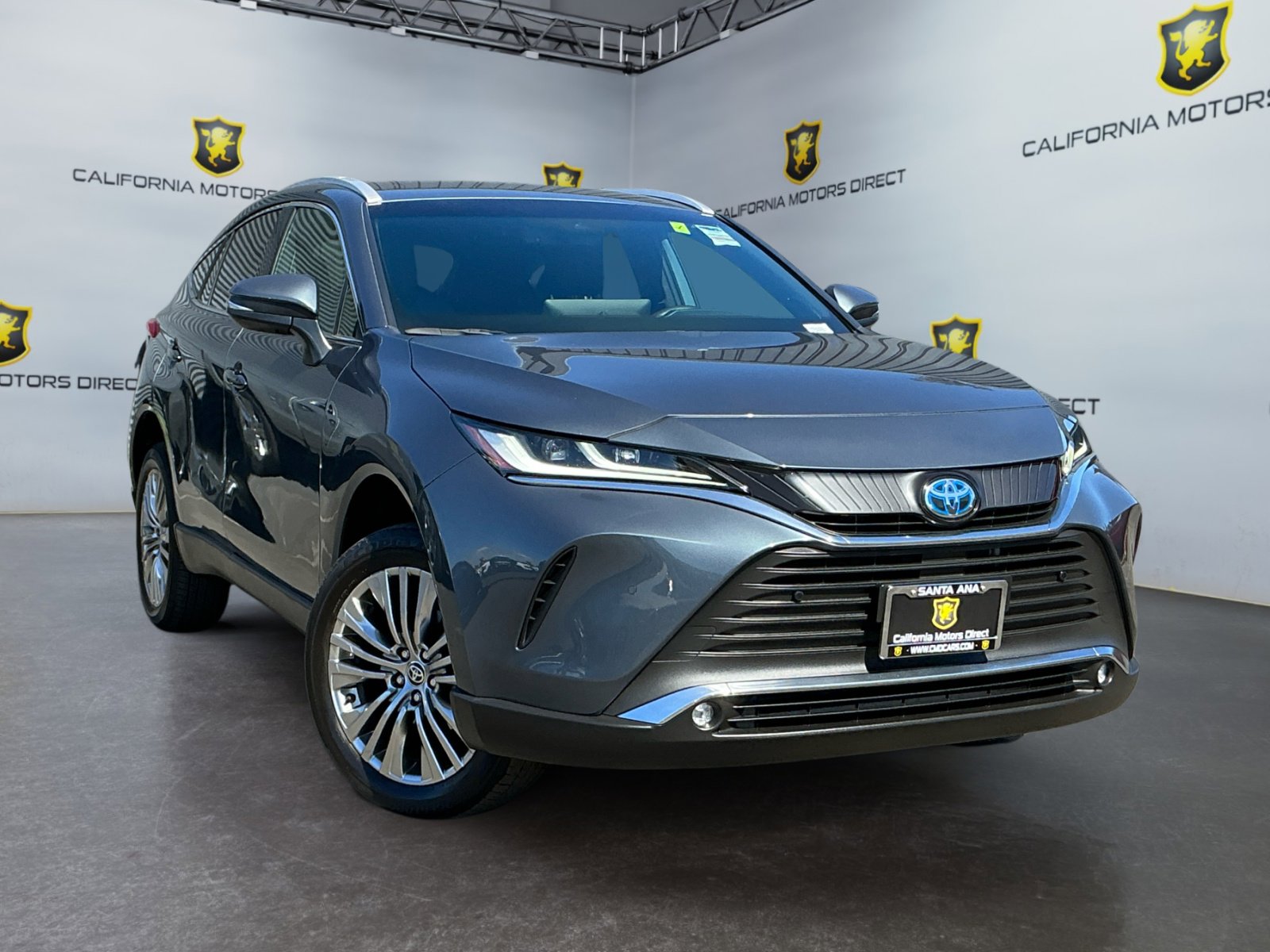 Used 2024 Toyota Venza XLE AWD/4WD image 4