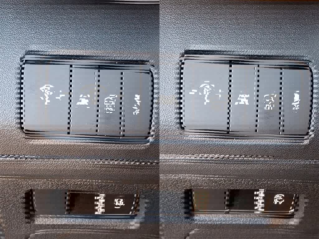 Used 2021 Hyundai Santa Fe Limited w/ Cargo Package image 26