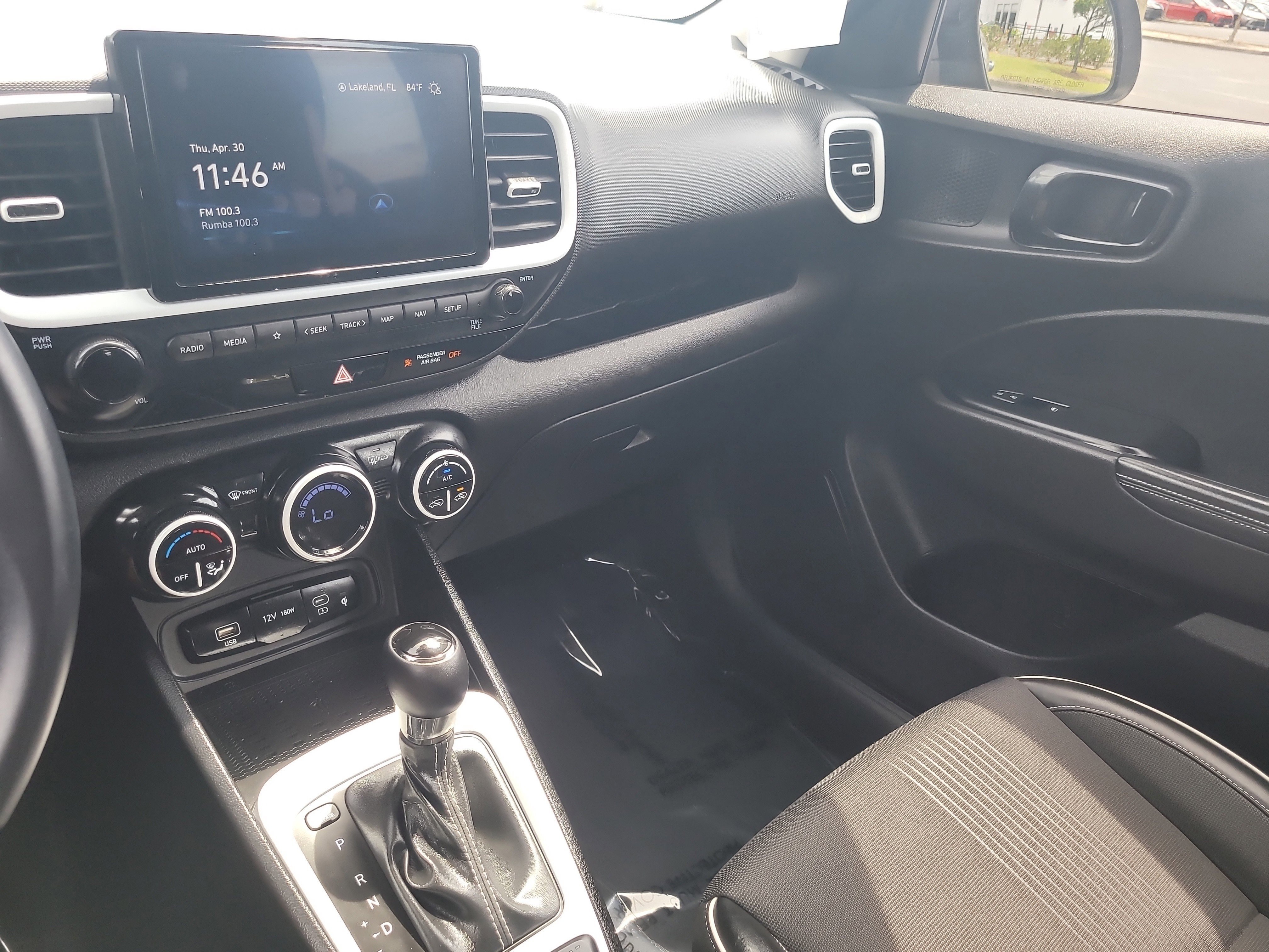 Used 2023 Hyundai Venue Limited FWD image 20