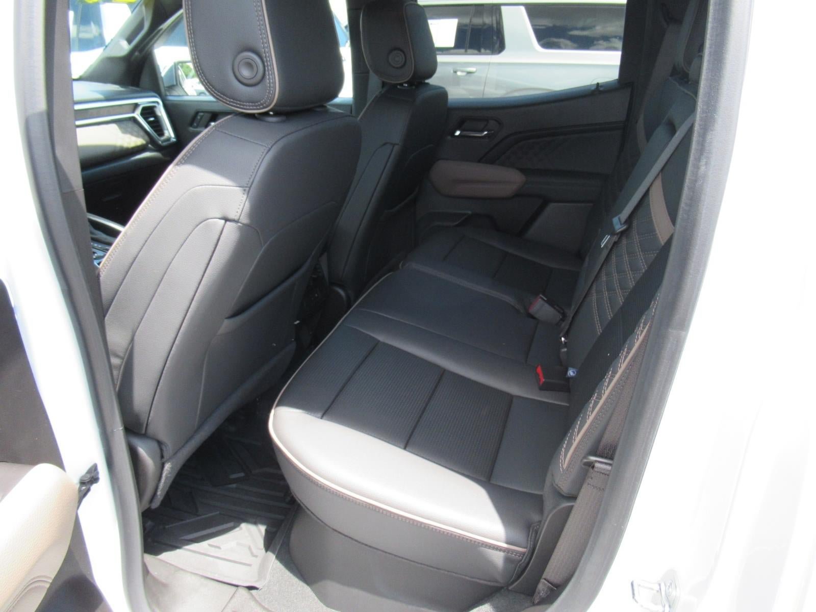 Used 2024 GMC Canyon Denali AWD/4WD image 36