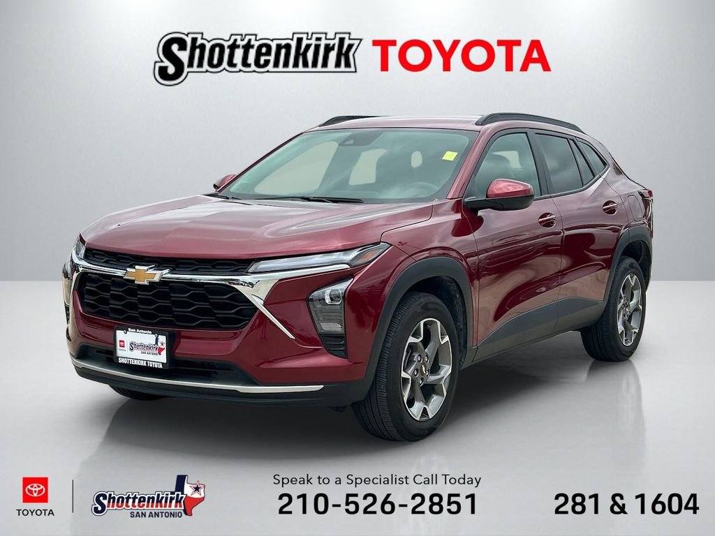 Used 2025 Chevrolet Trax LT