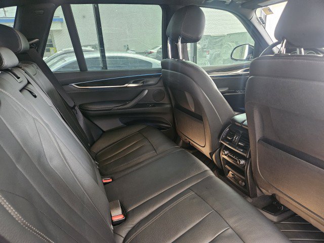 Used 2018 BMW X5 xDrive35i w/ M Sport Package AWD/4WD image 14