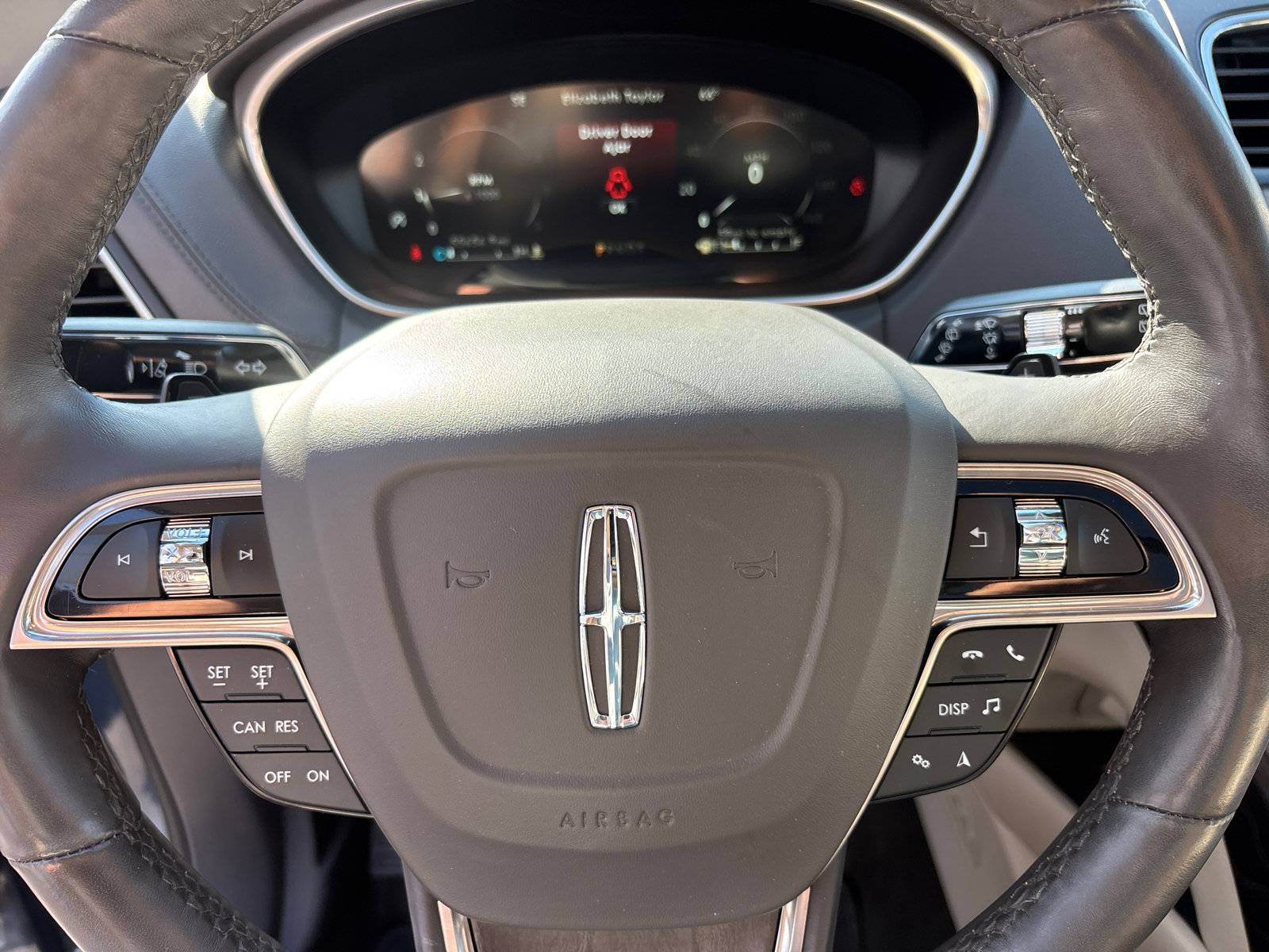 Used 2019 Lincoln Nautilus Reserve FWD image 16
