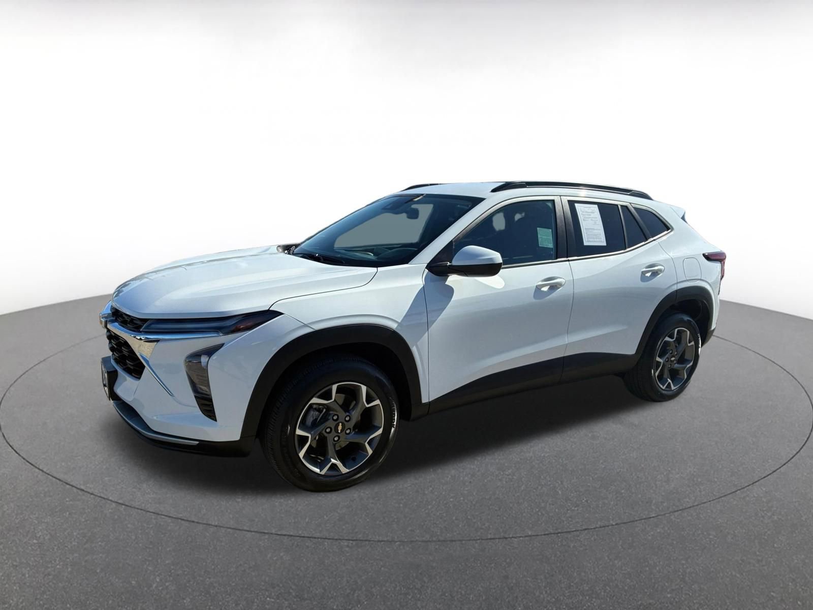 Used 2025 Chevrolet Trax LT image 4