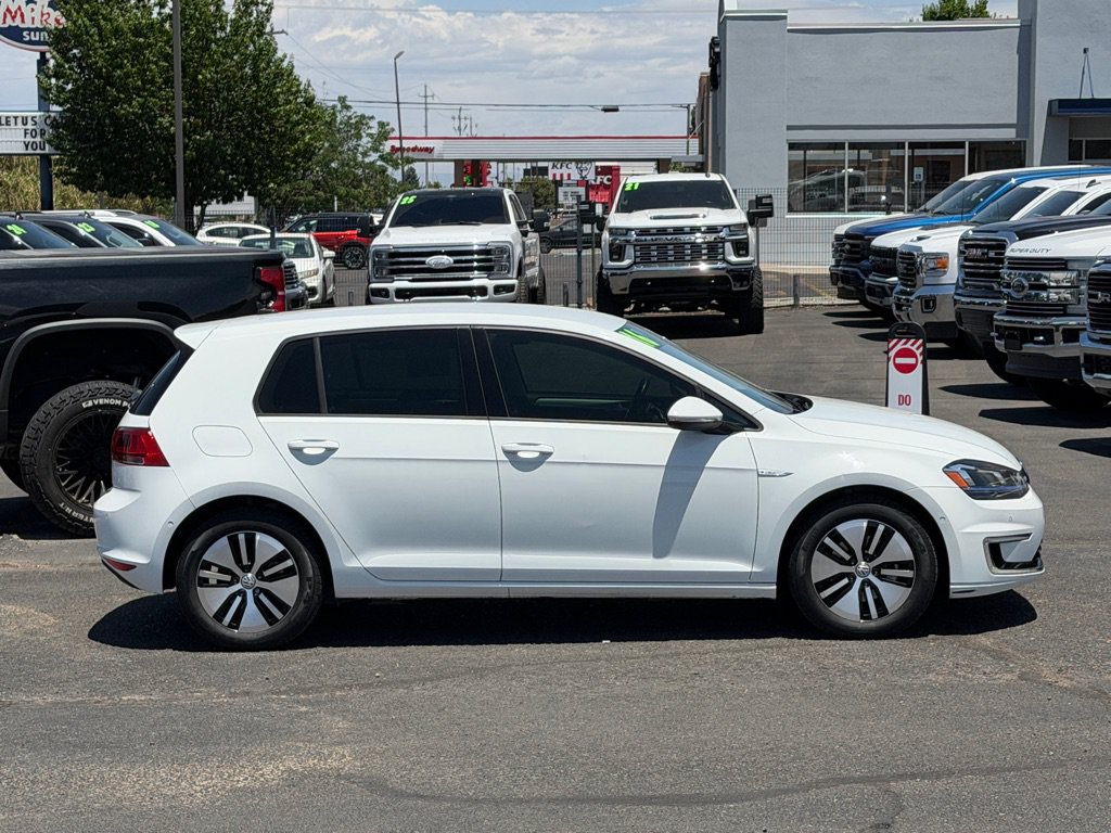 Used 2016 Volkswagen e-Golf SEL Premium w/ Driver Assistance Package FWD image 3