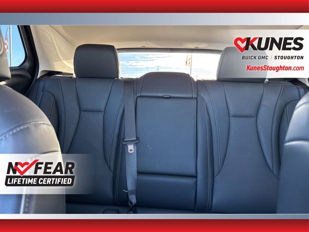 Used 2023 Buick Envision Essence image 28