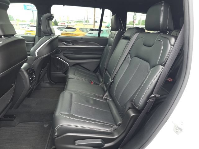 Used 2025 Jeep Grand Cherokee L Overland w/ Advanced Protech Group III AWD/4WD image 40