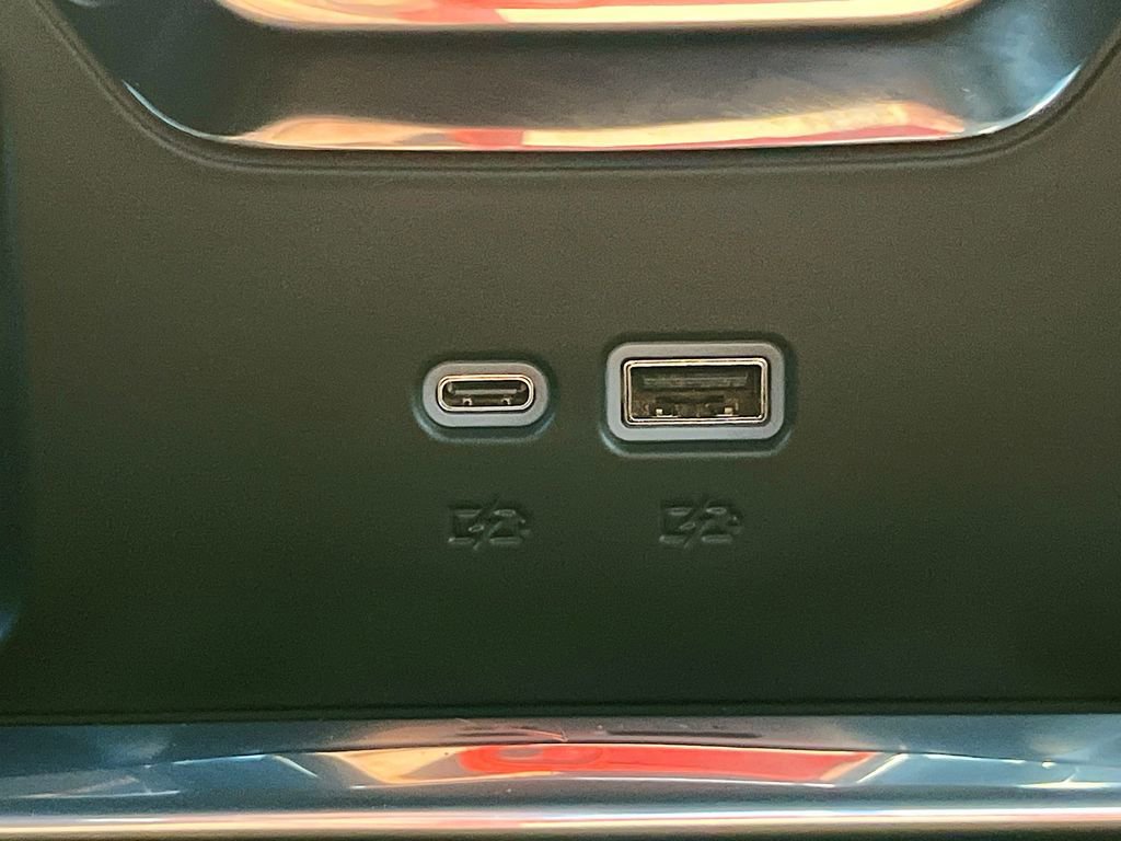 Used 2025 GMC Sierra 2500 SLT w/ SLT Premium Package image 26