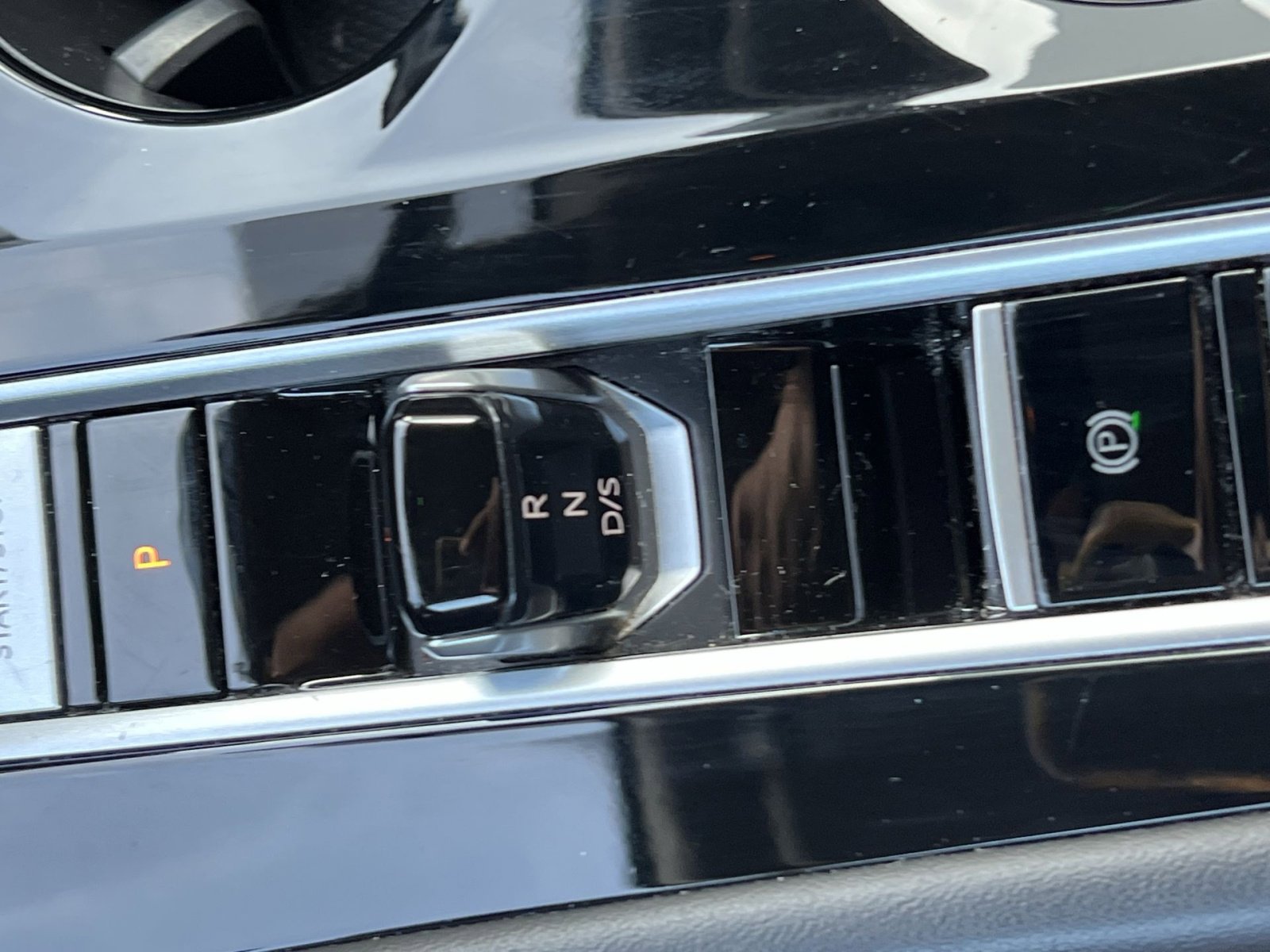 Used 2024 Volkswagen Atlas SE image 21