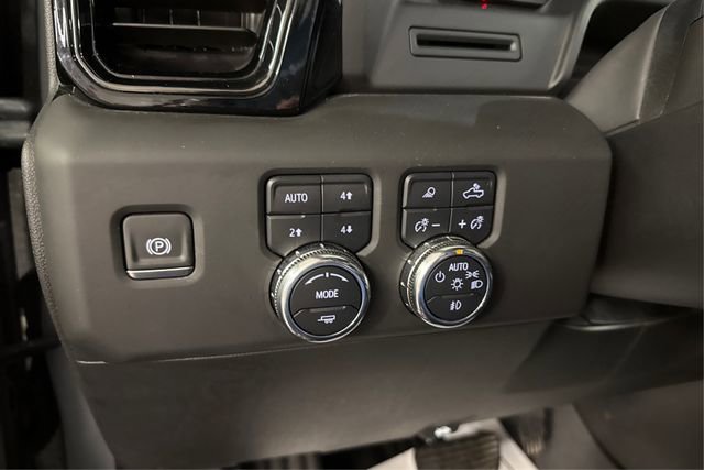 Used 2025 GMC Sierra 1500 AT4 w/ AT4 Premium Package image 17