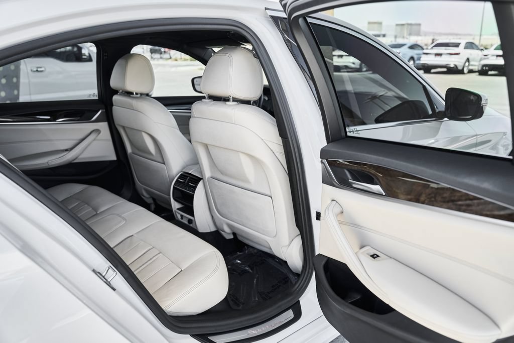 Used 2018 BMW 540i w/ Premium Package RWD image 13