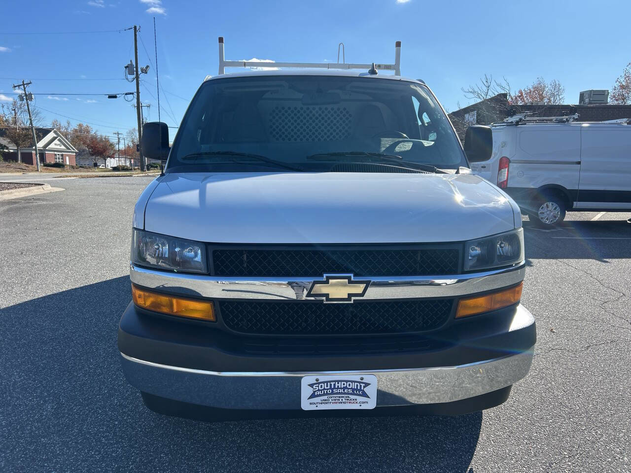 Used 2018 Chevrolet Express 2500 w/ Driver Convenience Package image 5