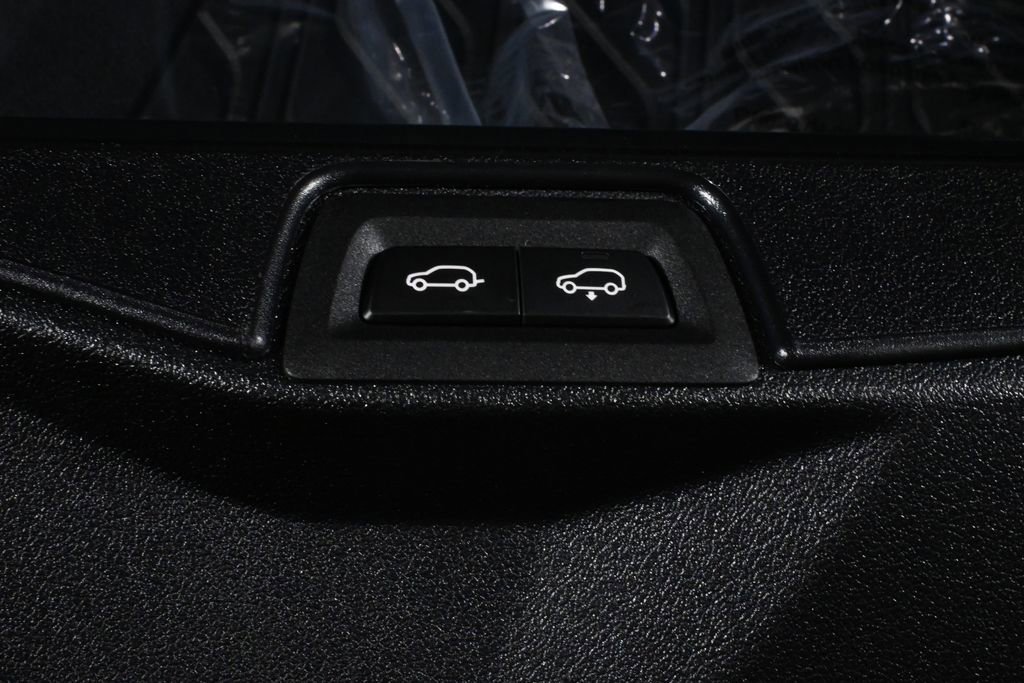 Used 2026 BMW X5 xDrive50e w/ M Sport Package AWD/4WD image 42