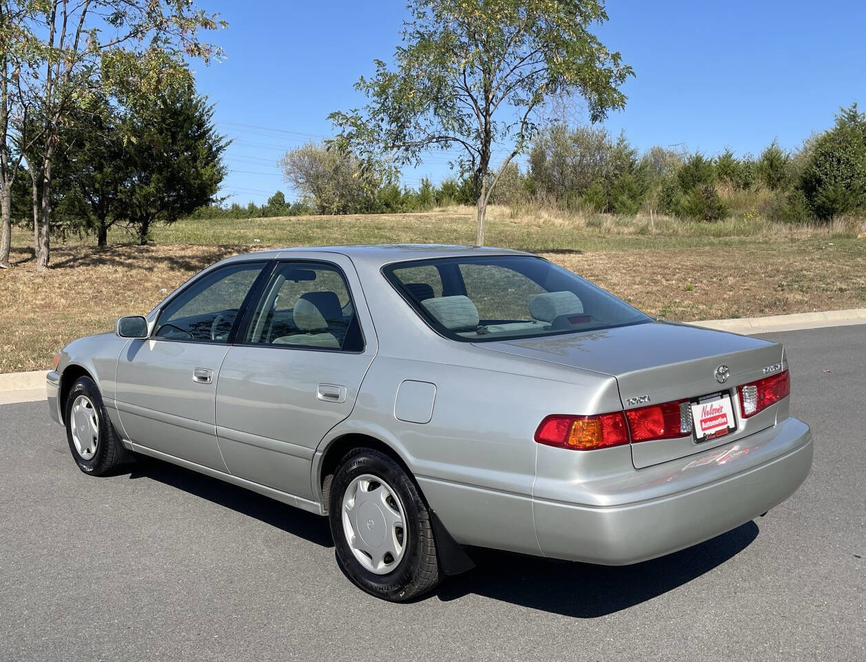 Used 2000 Toyota Camry CE image 3