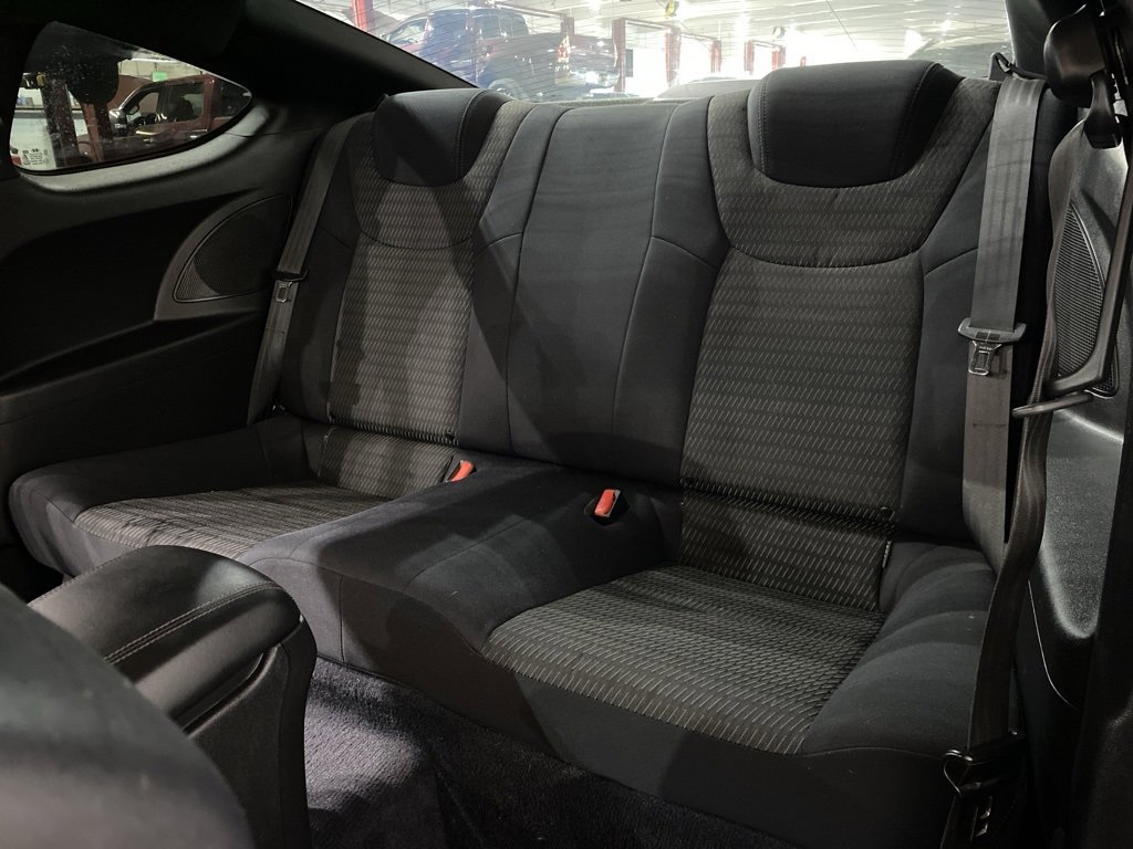 Used 2015 Hyundai Genesis 3.8 image 10