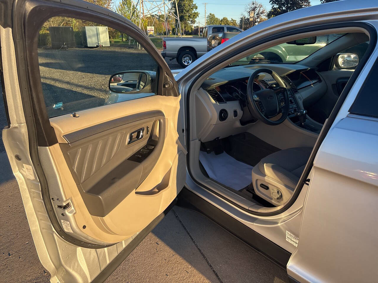 Used 2012 Ford Taurus SEL image 13