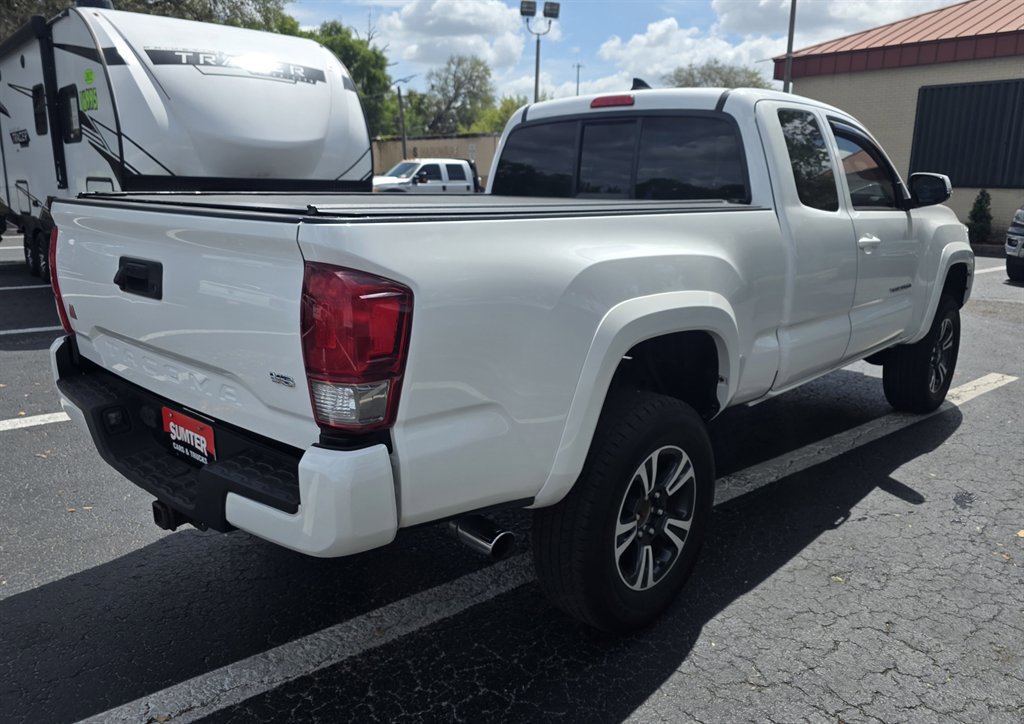 Used 2016 Toyota Tacoma TRD Sport w/ Towing Package AWD/4WD image 8