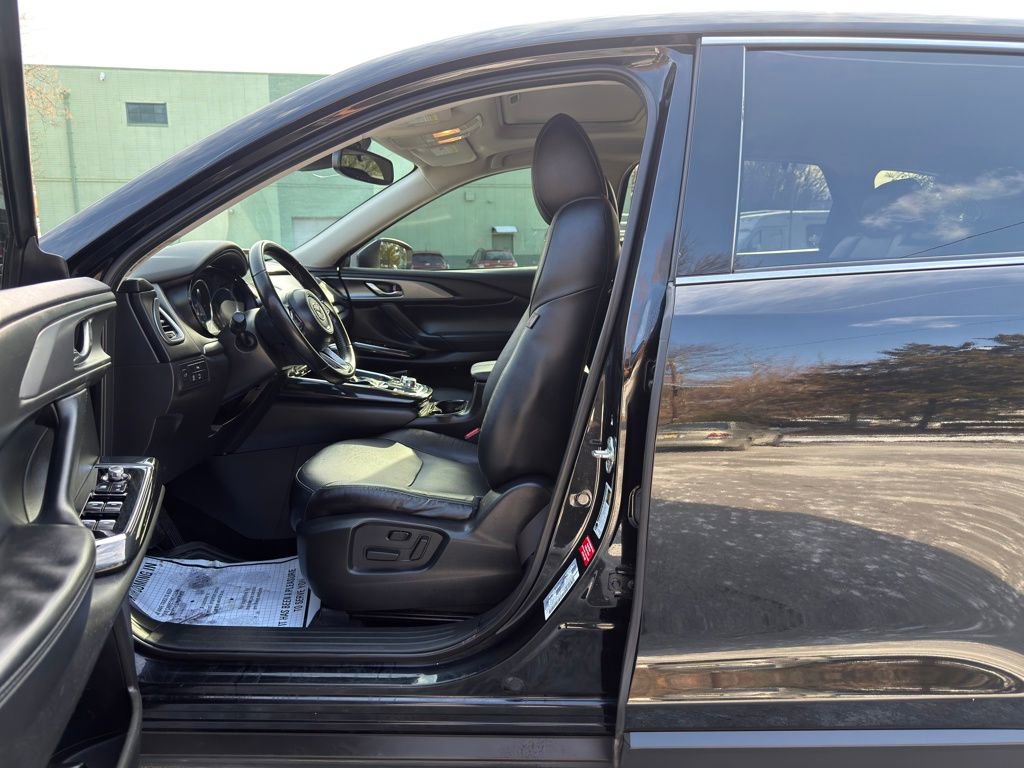 Used 2018 MAZDA CX-9 Touring w/ Touring Premium Package image 12