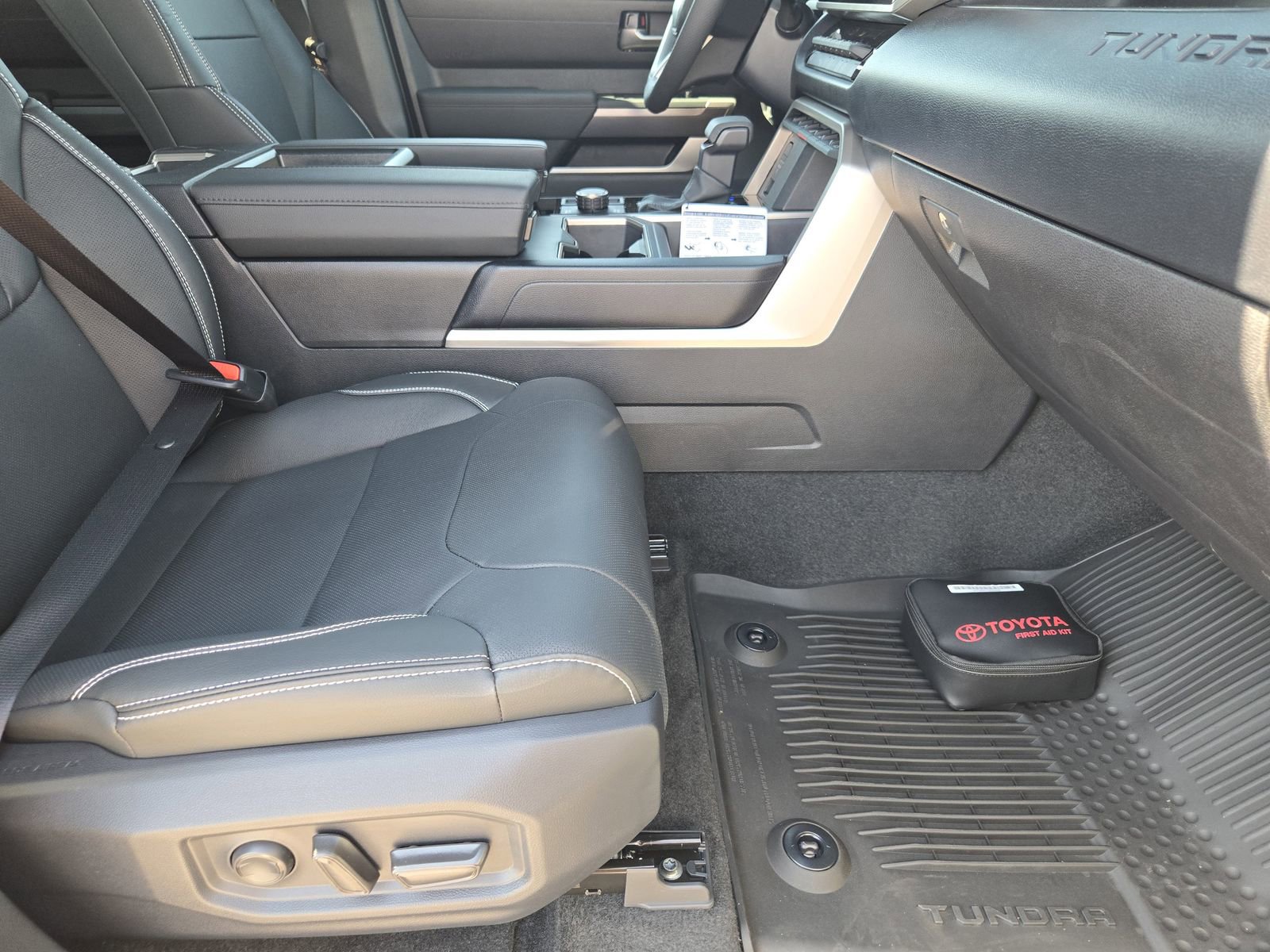 New 2026 Toyota Tundra SR5 w/ TRD Off-Road Premium Package AWD/4WD image 16