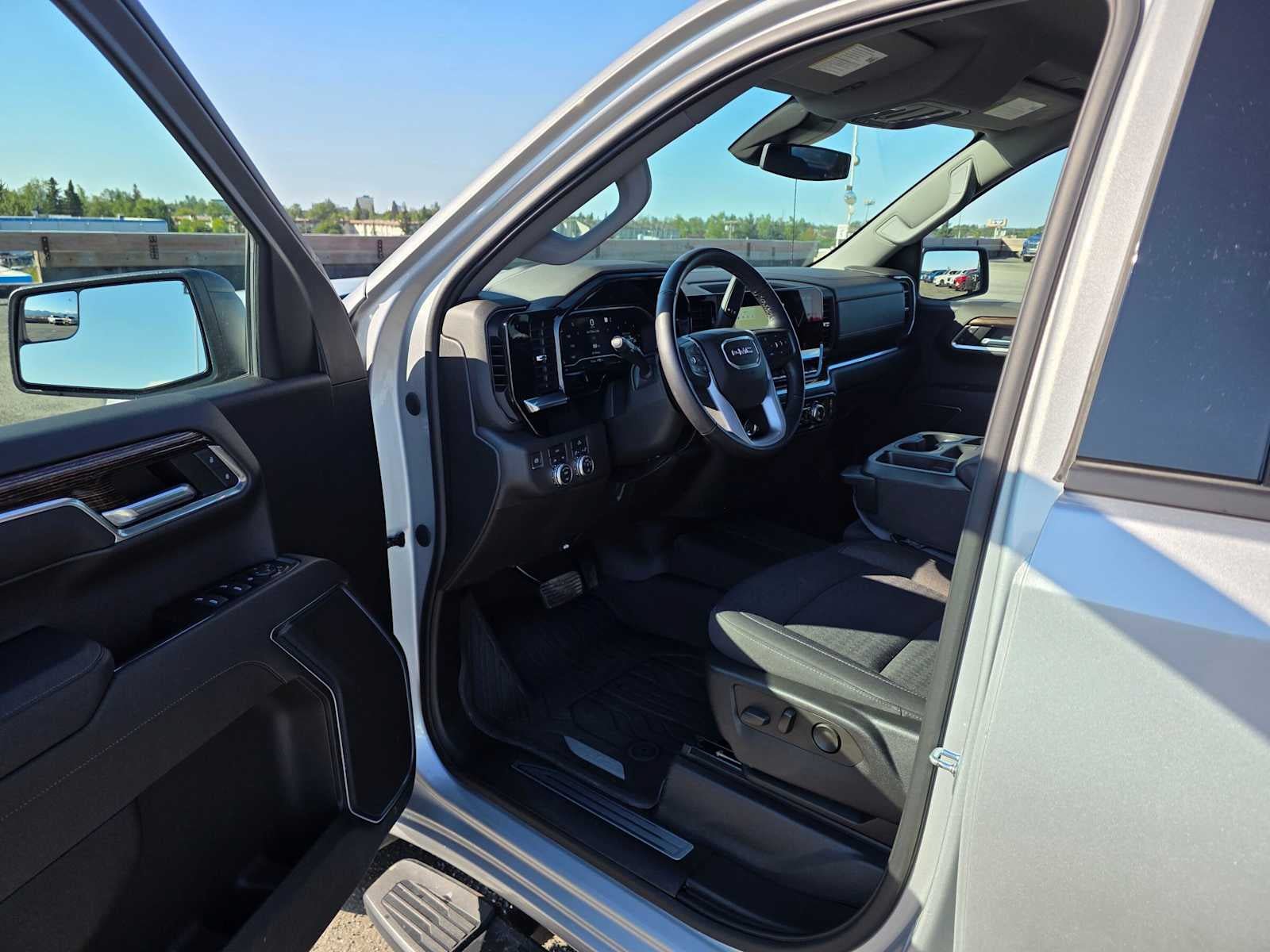 Certified 2022 GMC Sierra 1500 Elevation w/ LPO, Elevation Black Package AWD/4WD image 19