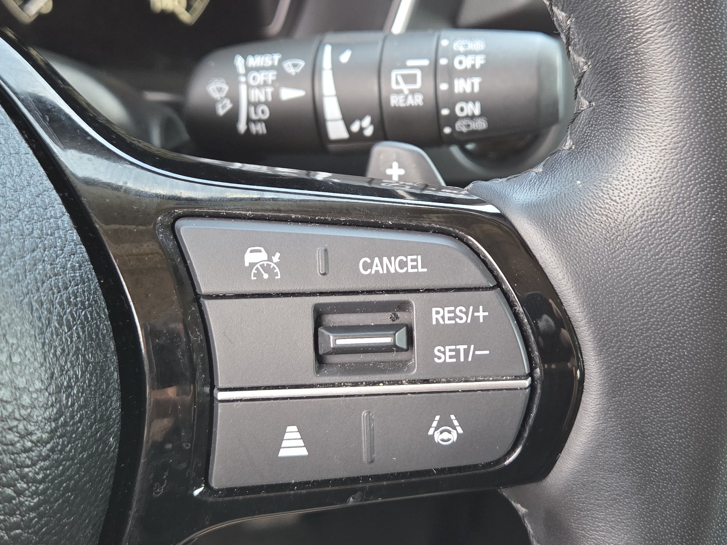 Used 2025 Honda Pilot Touring image 10