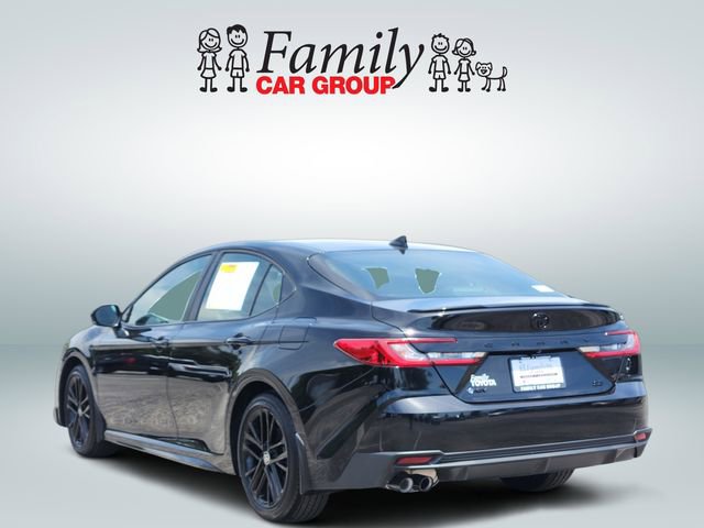 Used 2026 Toyota Camry SE FWD image 3