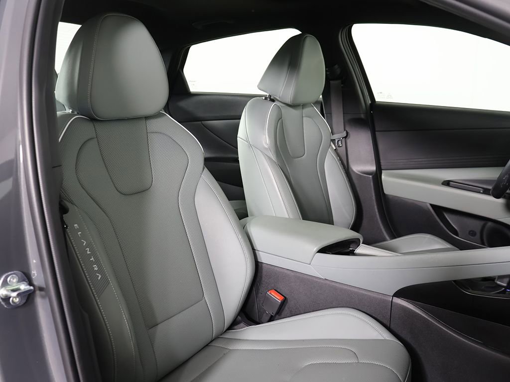 Certified 2024 Hyundai Elantra Limited FWD image 31