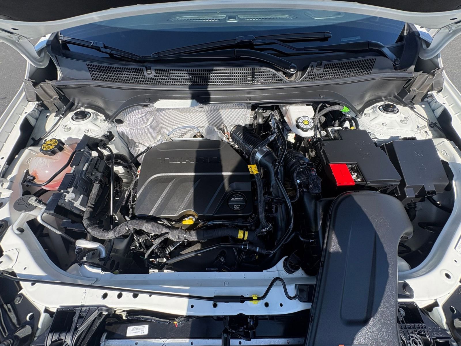 Used 2025 Buick Envista Sport Touring image 31