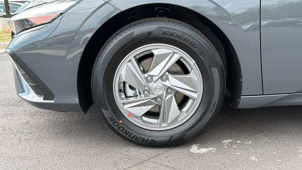 New 2026 Hyundai Elantra SE image 12