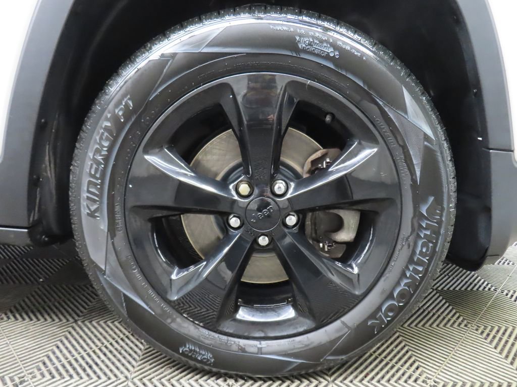 Used 2018 Jeep Cherokee Limited w/ High Altitude Package image 10