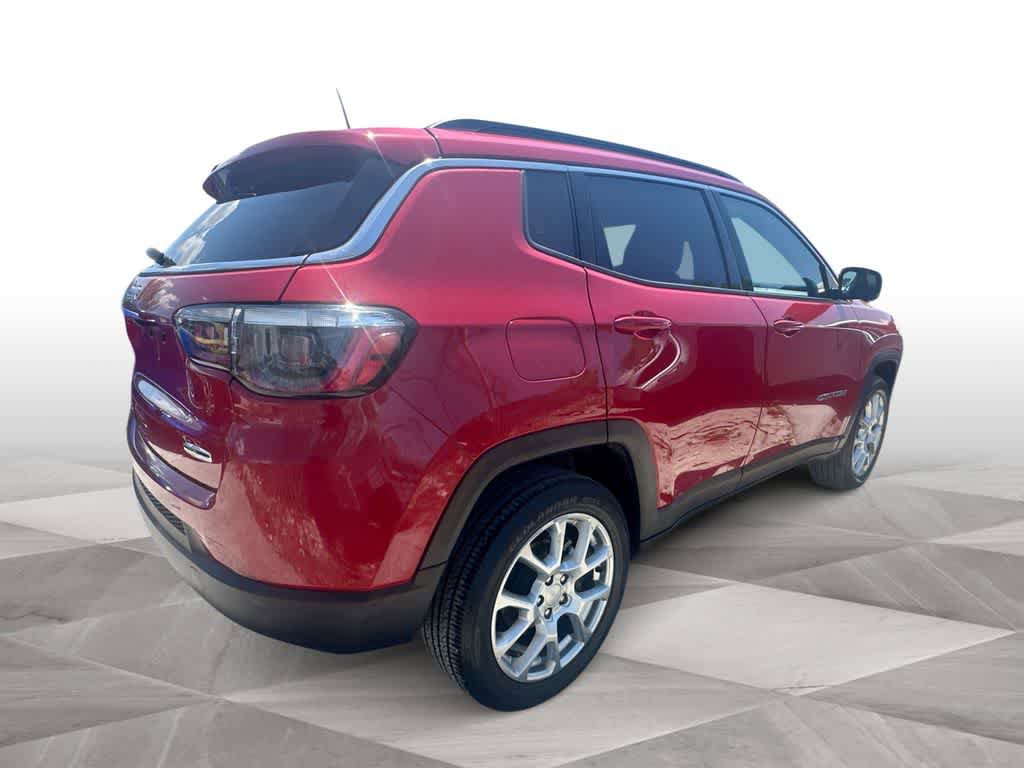 Used 2023 Jeep Compass Latitude image 8