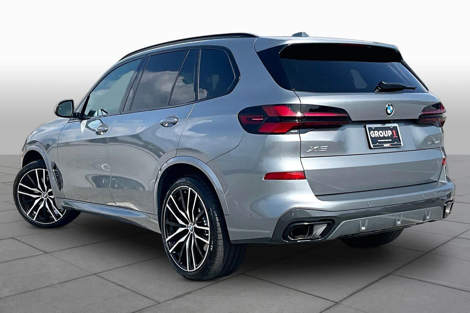 Used 2026 BMW X5 sDrive40i w/ Executive Package RWD image 12