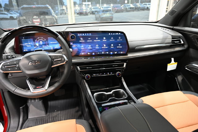 New 2027 Chevrolet Traverse Z71 w/ Enhanced Driving Package AWD/4WD image 13