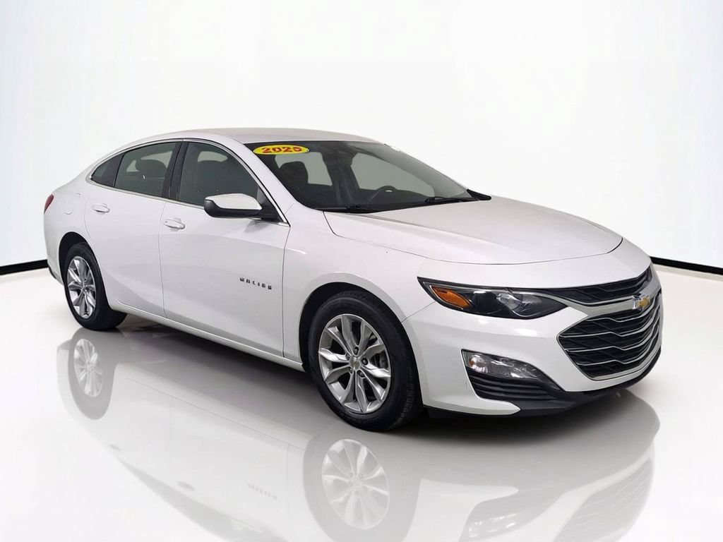 Used 2025 Chevrolet Malibu LT FWD image 2
