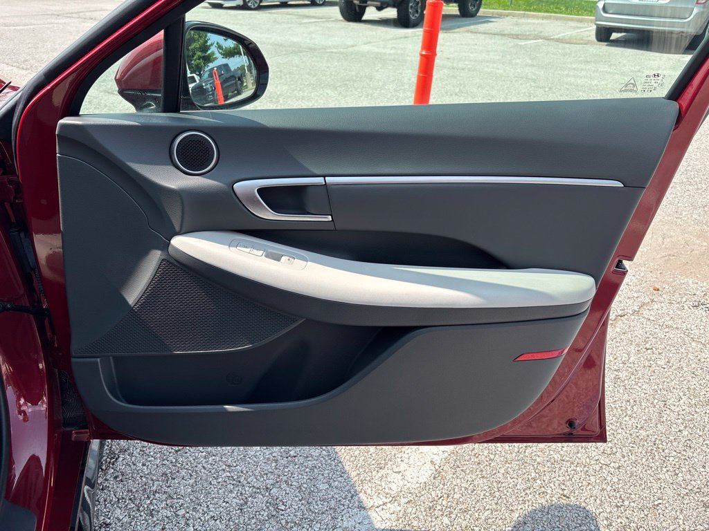 Used 2025 Hyundai Sonata SEL FWD image 53