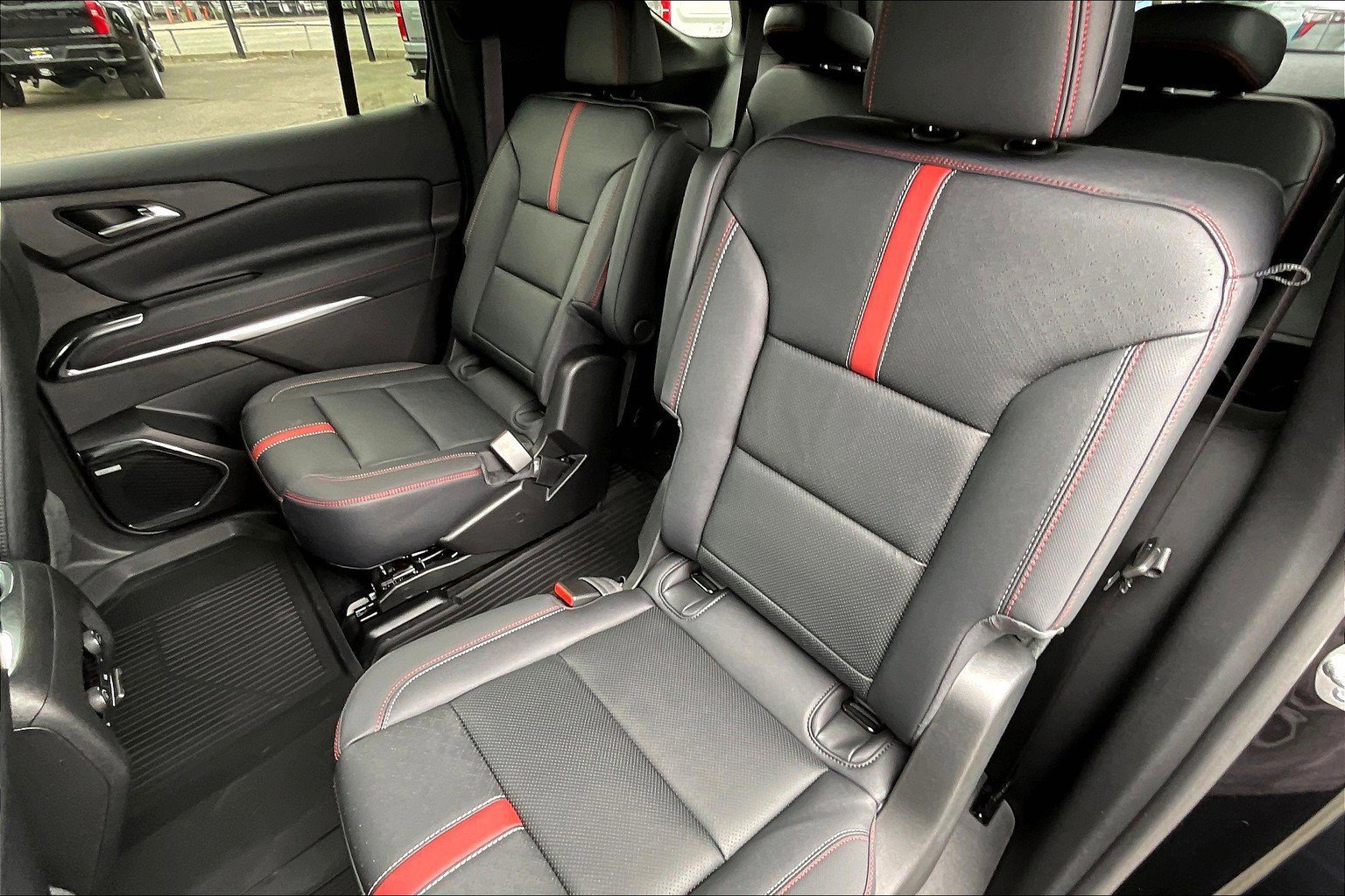 New 2025 Chevrolet Traverse RS w/ LPO, Floor Liner Package image 10