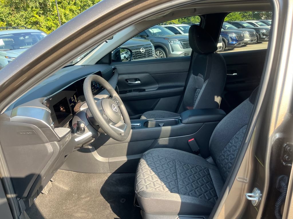 New 2027 Nissan Kicks SV w/ SV Premium Package AWD/4WD image 11