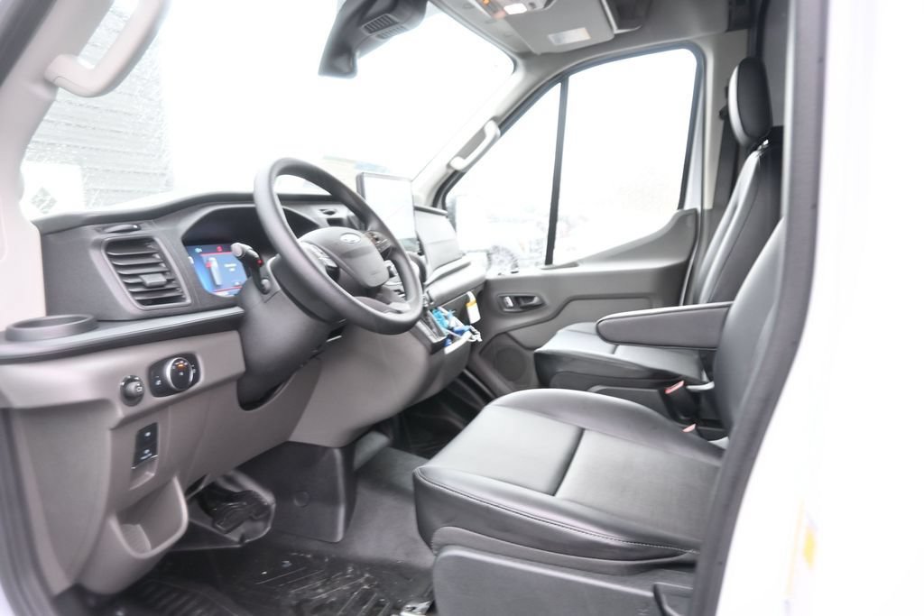New 2026 Ford Transit 250 148 Medium Roof w/ Load Area Protection Package RWD image 30