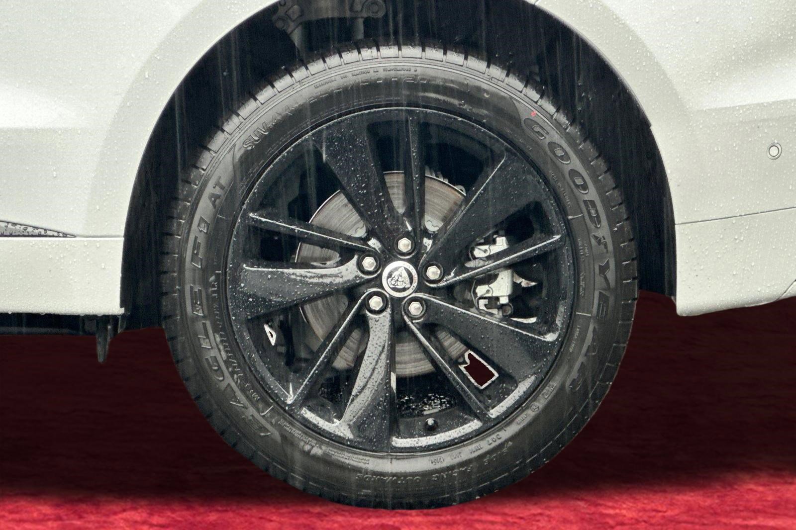 New 2026 Jaguar F-PACE R-Dynamic S image 11