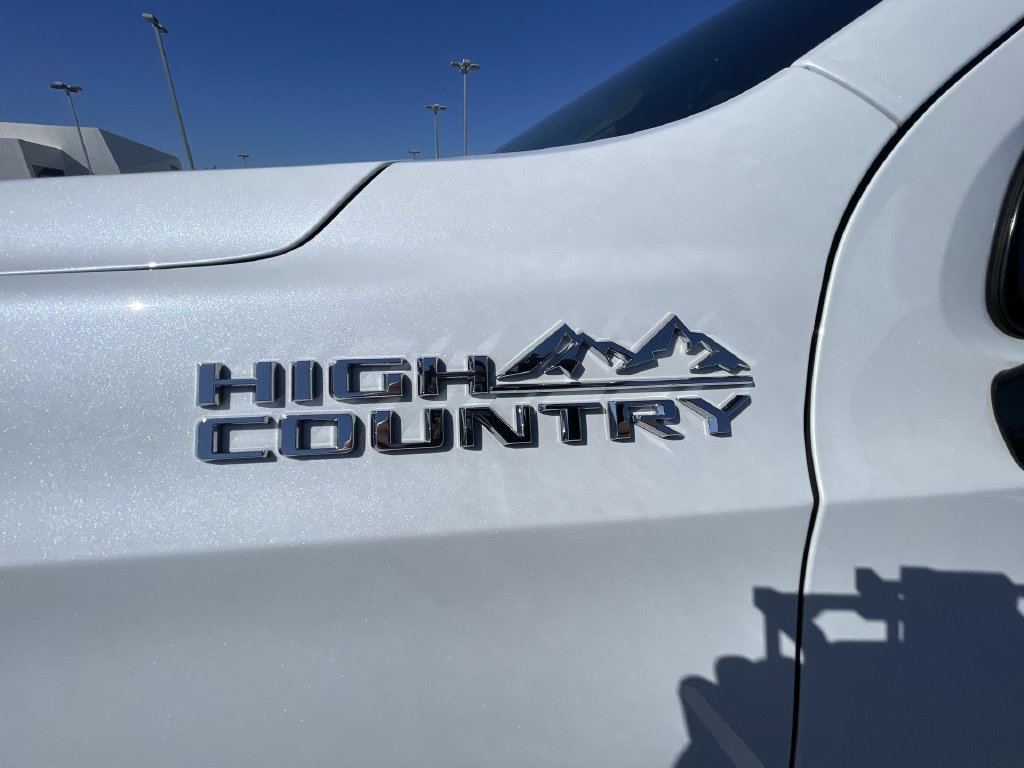 Certified 2026 Chevrolet Tahoe High Country AWD/4WD image 33