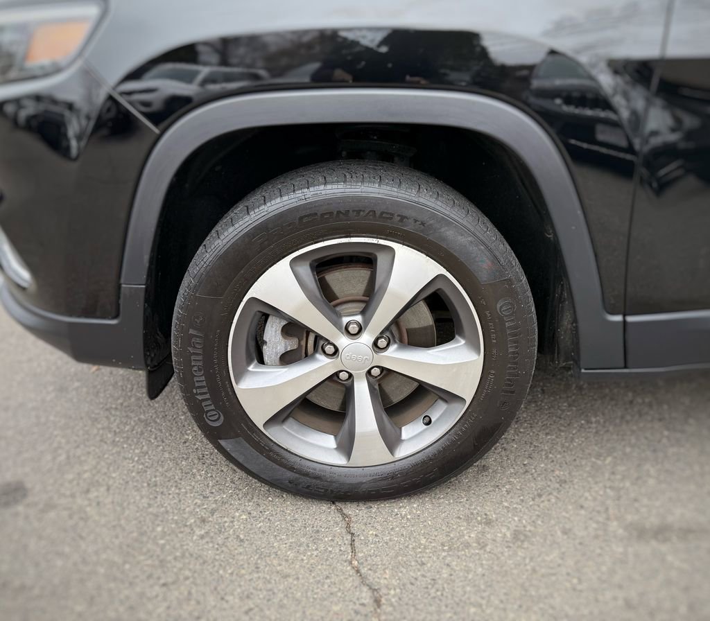 Used 2022 Jeep Cherokee Limited image 18