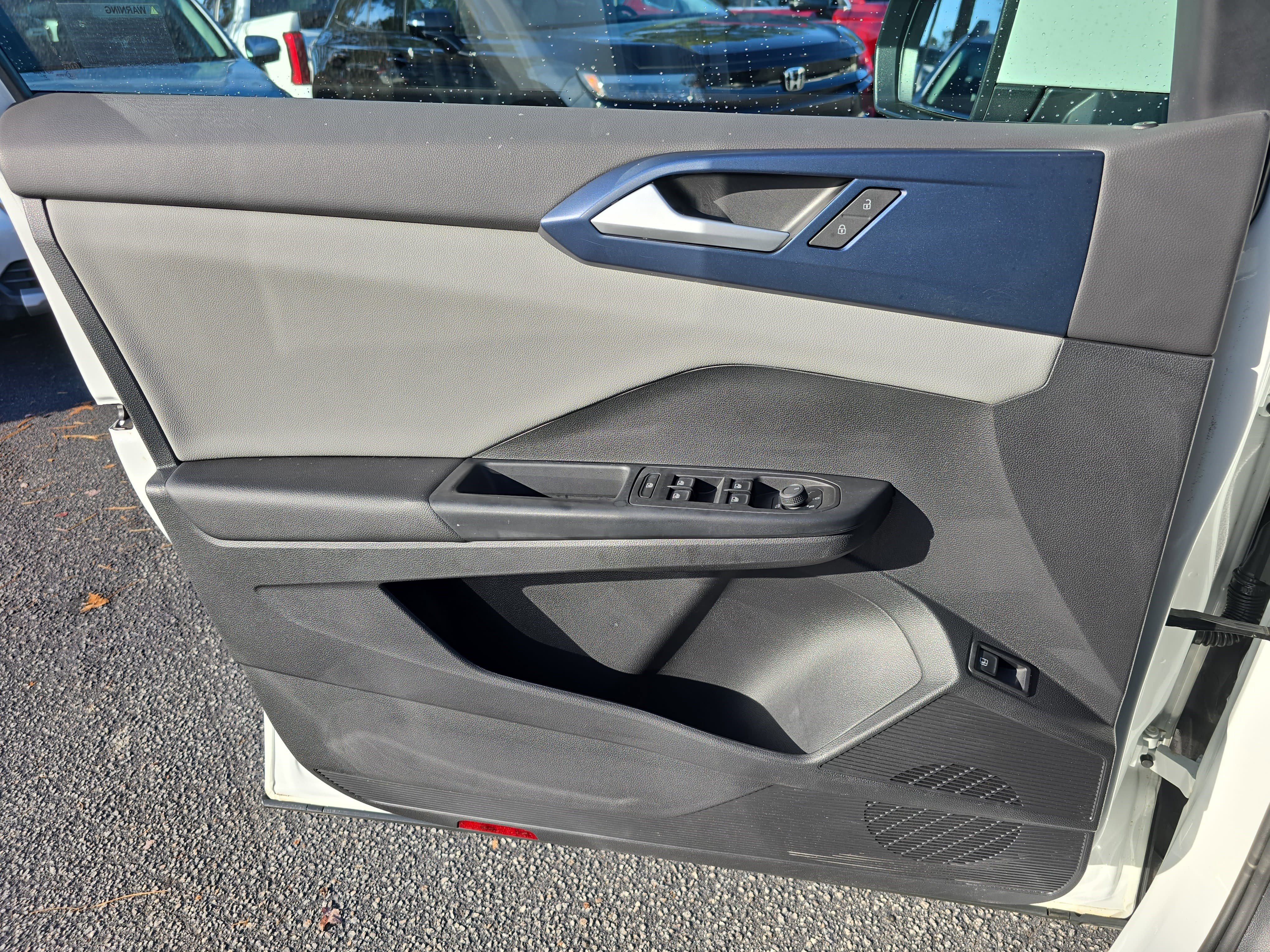 Used 2022 Volkswagen Taos SE image 25