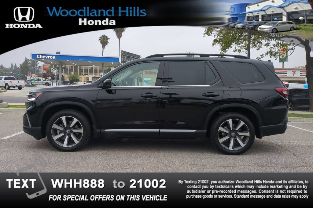 Certified 2025 Honda Pilot Touring image 8