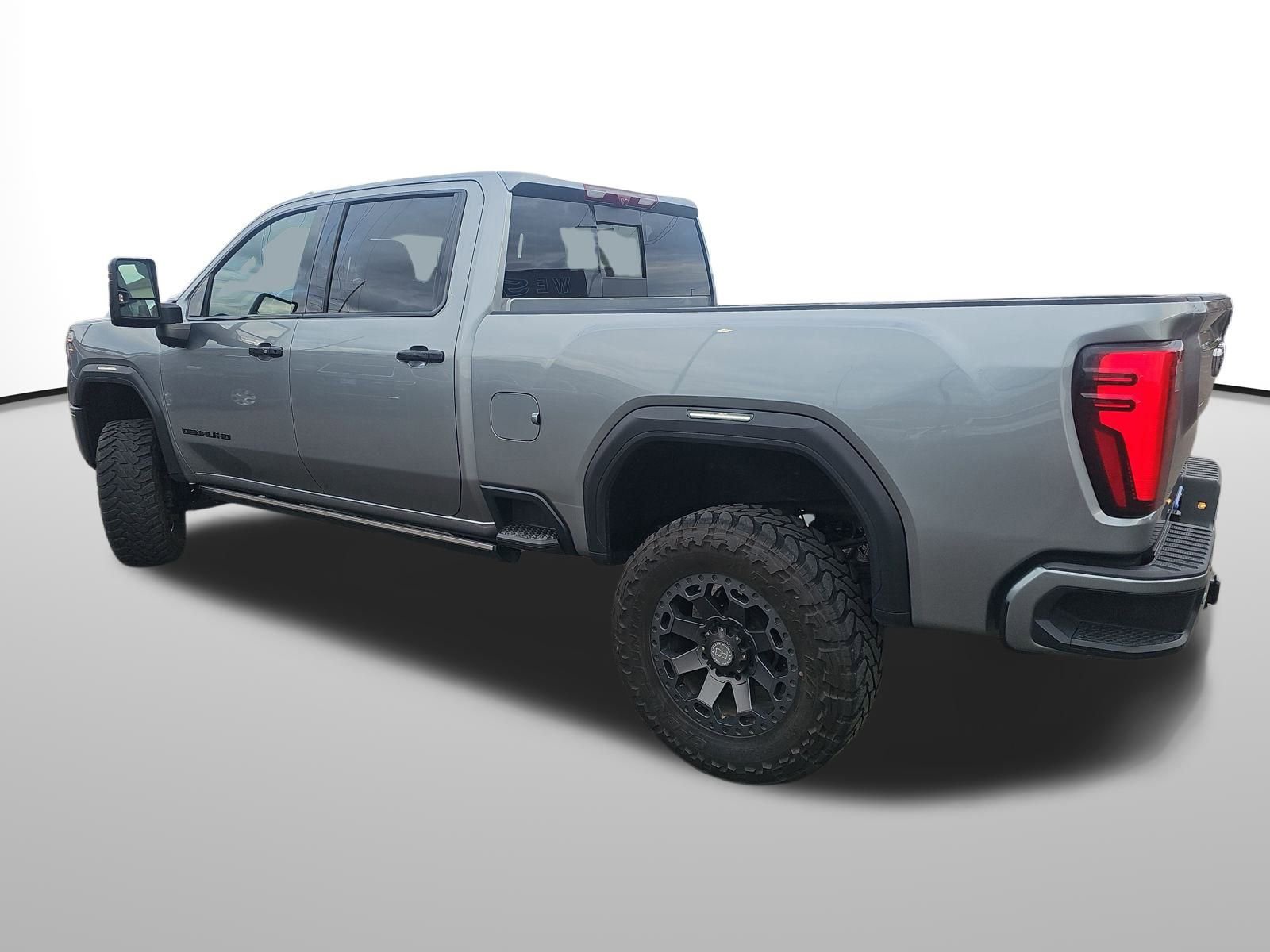 Used 2025 GMC Sierra 3500 Denali Ultimate image 3