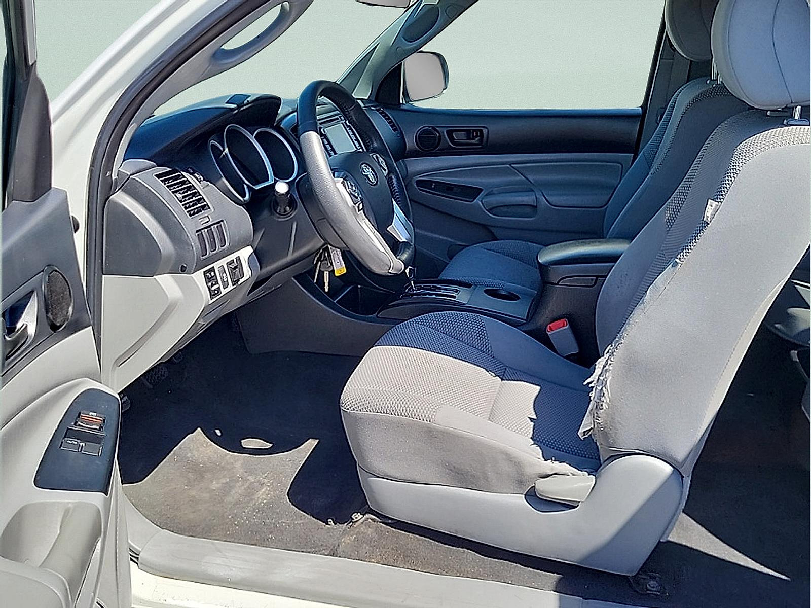 Used 2015 Toyota Tacoma 2WD Access Cab image 13