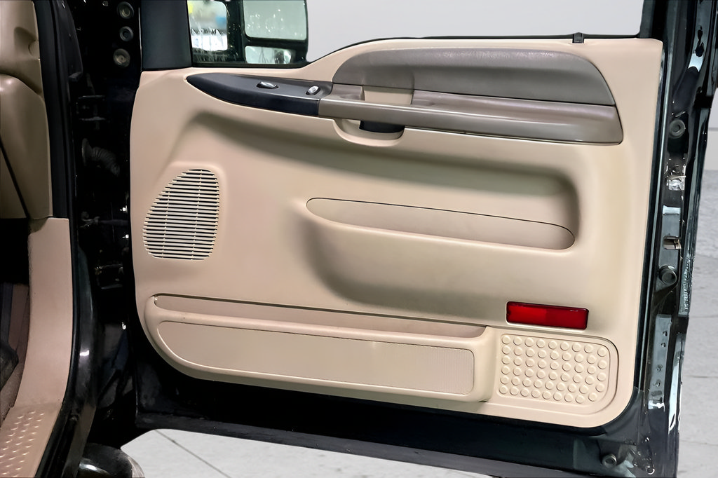 Used 2001 Ford F250 Lariat RWD image 22